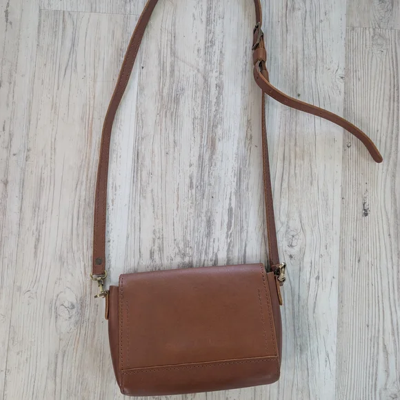 Portland Leather Tan Crossbody Bag - Picture 3 of 4